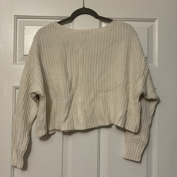 American Eagle Cream Sweater - Picture 3 of 3